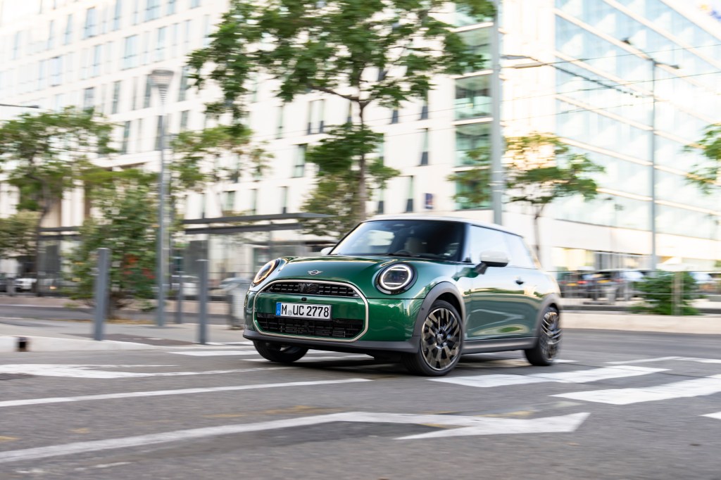 Innovative In-Car Gaming and traditional driving fun: the MINI Cooper&nbsp;C