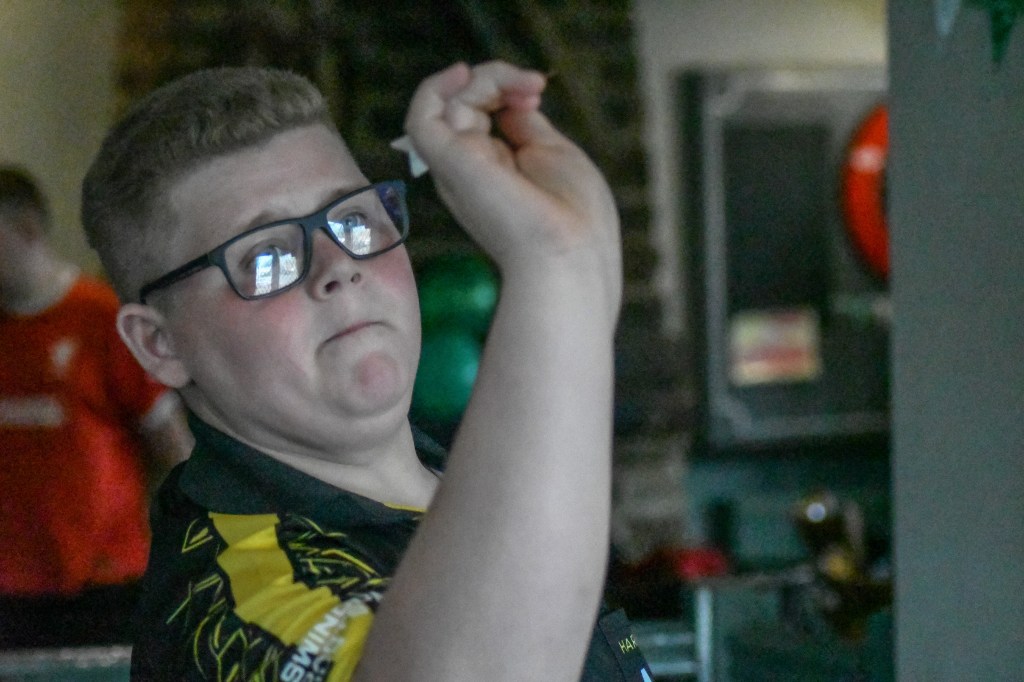 Swindon Youth Darts players raise over £2000 in a 12hr&nbsp;Darts-a-thon