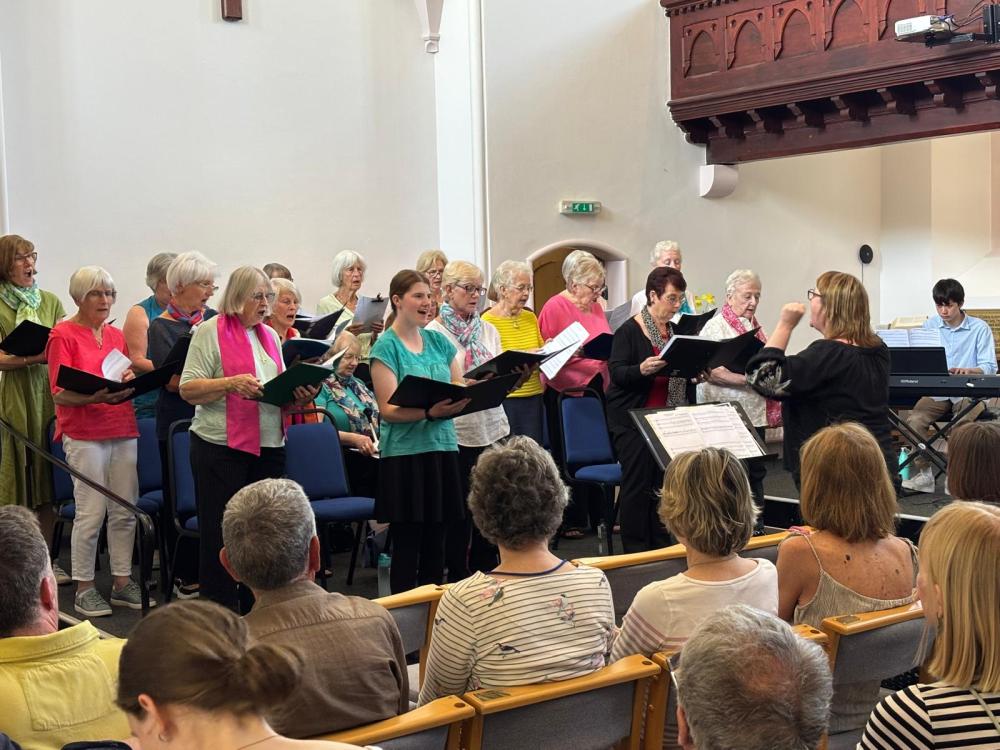Join the popular Malmesbury Community Good Afternoon Choir, as they welcome special guest Andy&nbsp;Duncan