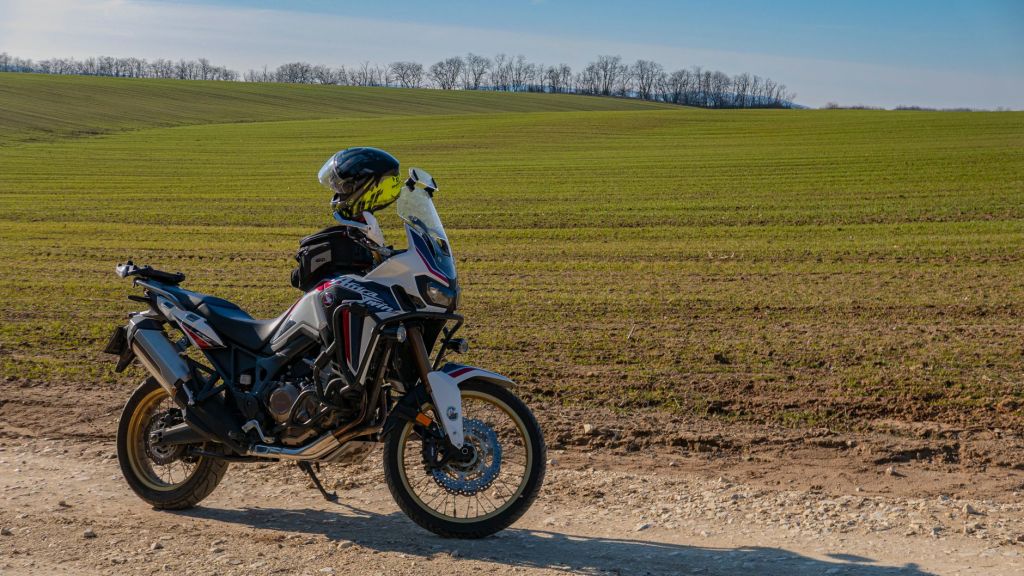 Northern Wiltshire Showcase: Fast Sweepers, Historic Gems & Village Twisties